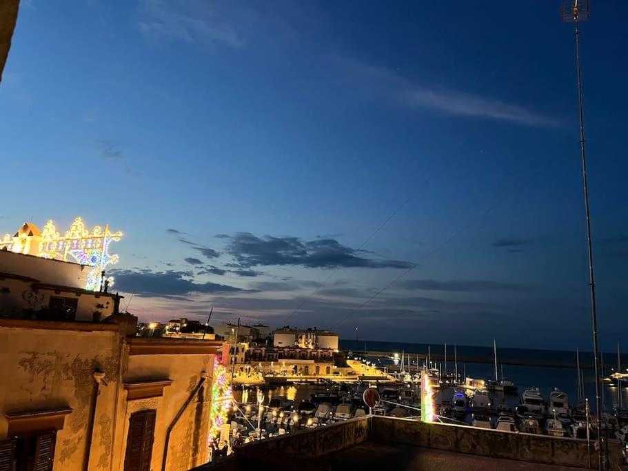 Palazzo Lamantea Boutique Rooms Bisceglie Bagian luar foto